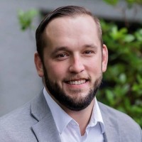 Linkedin Headshot (002)