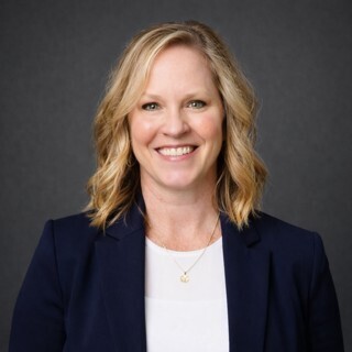 Tracy Young Headshot-1